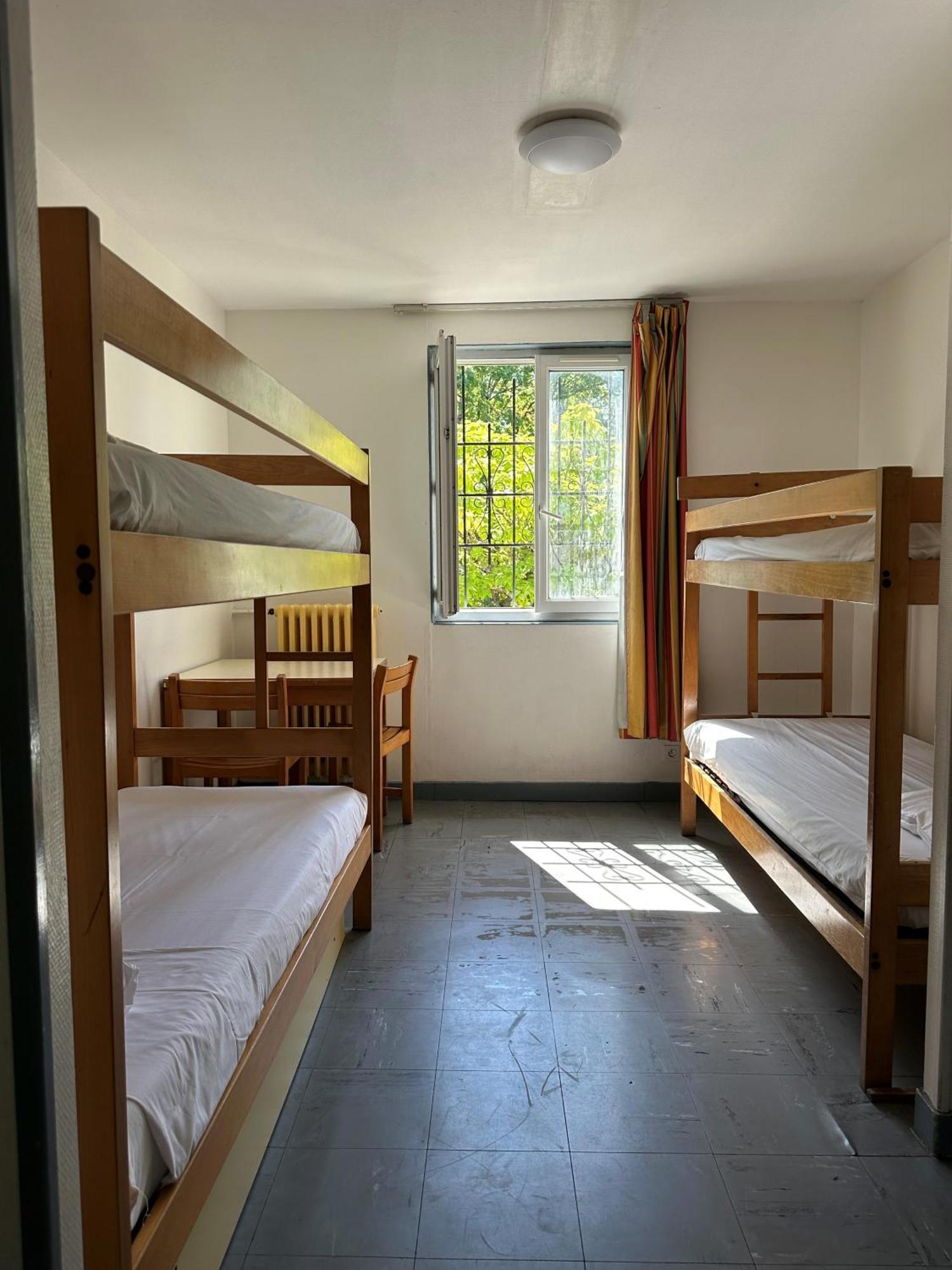 Auberge De Jeunesse Hi Poitiers Exteriör bild